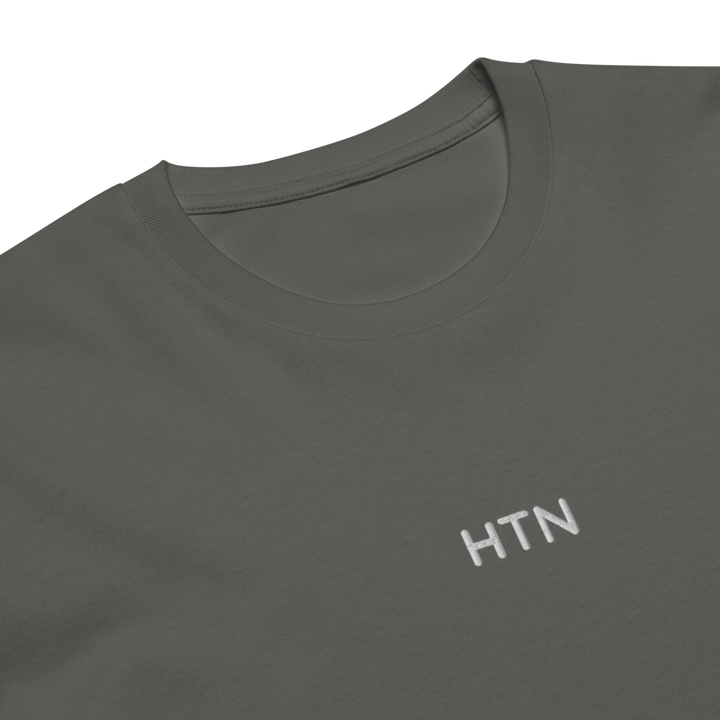 T-Shirt „HTN" — weiße Stickerei